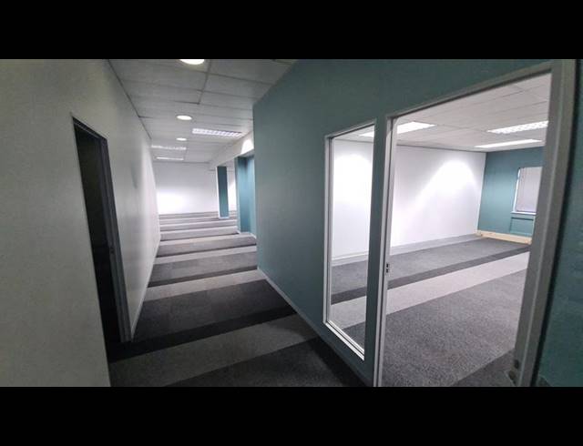 INDUSTRIAL PROPERTY TO RENT IN HALFWAY HOUSE